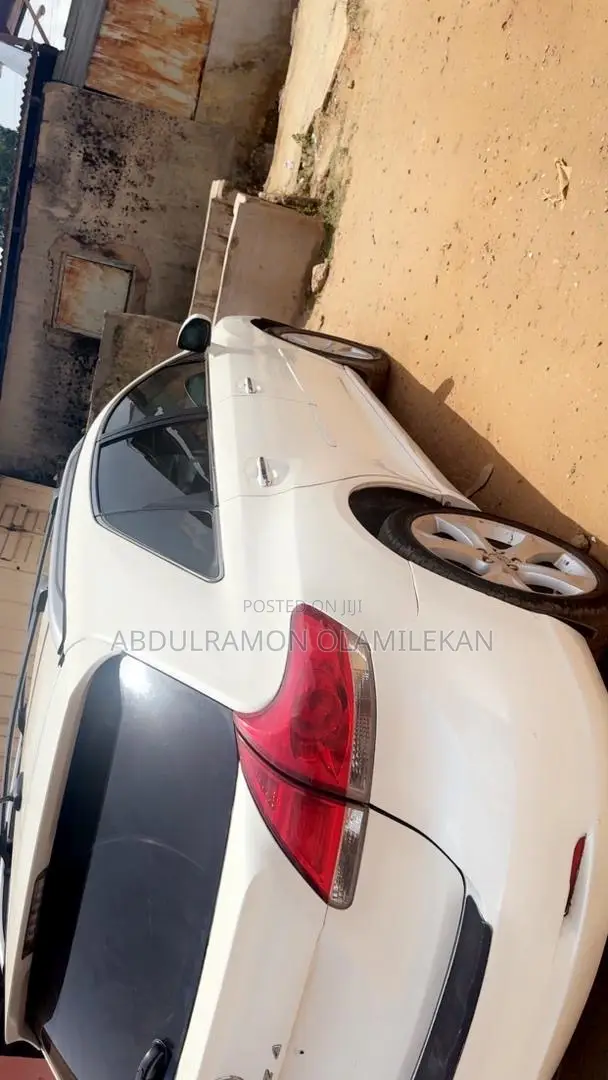 Toyota Venza 2010 White