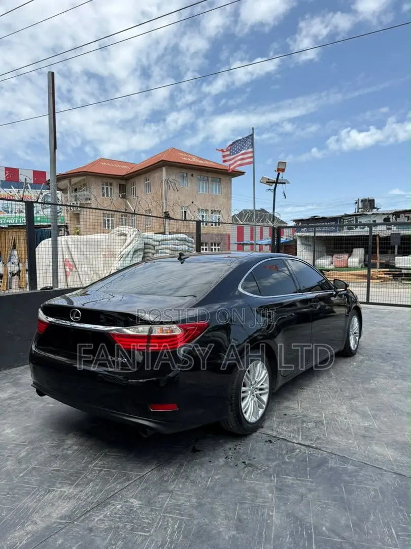 Lexus ES 350 FWD 2014