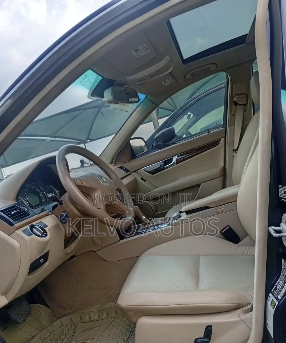 Mercedes-Benz C300 2008 Blue