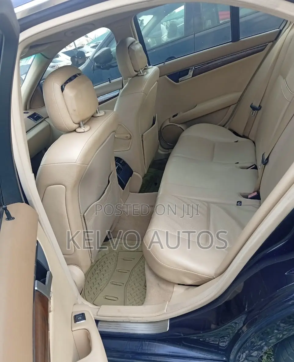 Mercedes-Benz C300 2008 Blue