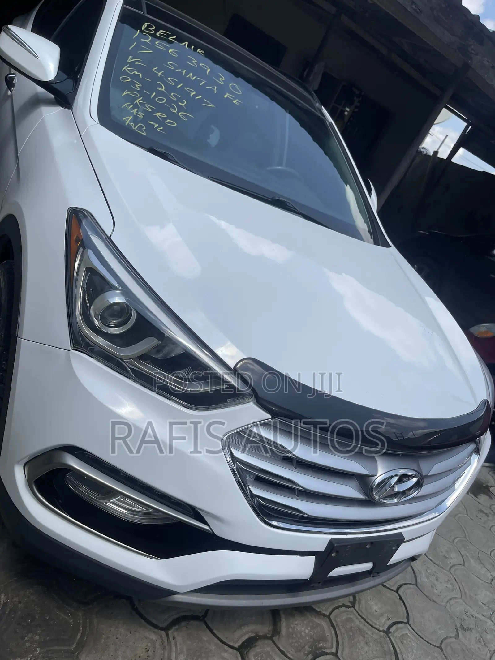 Hyundai Santa Fe SE AWD 2017 White