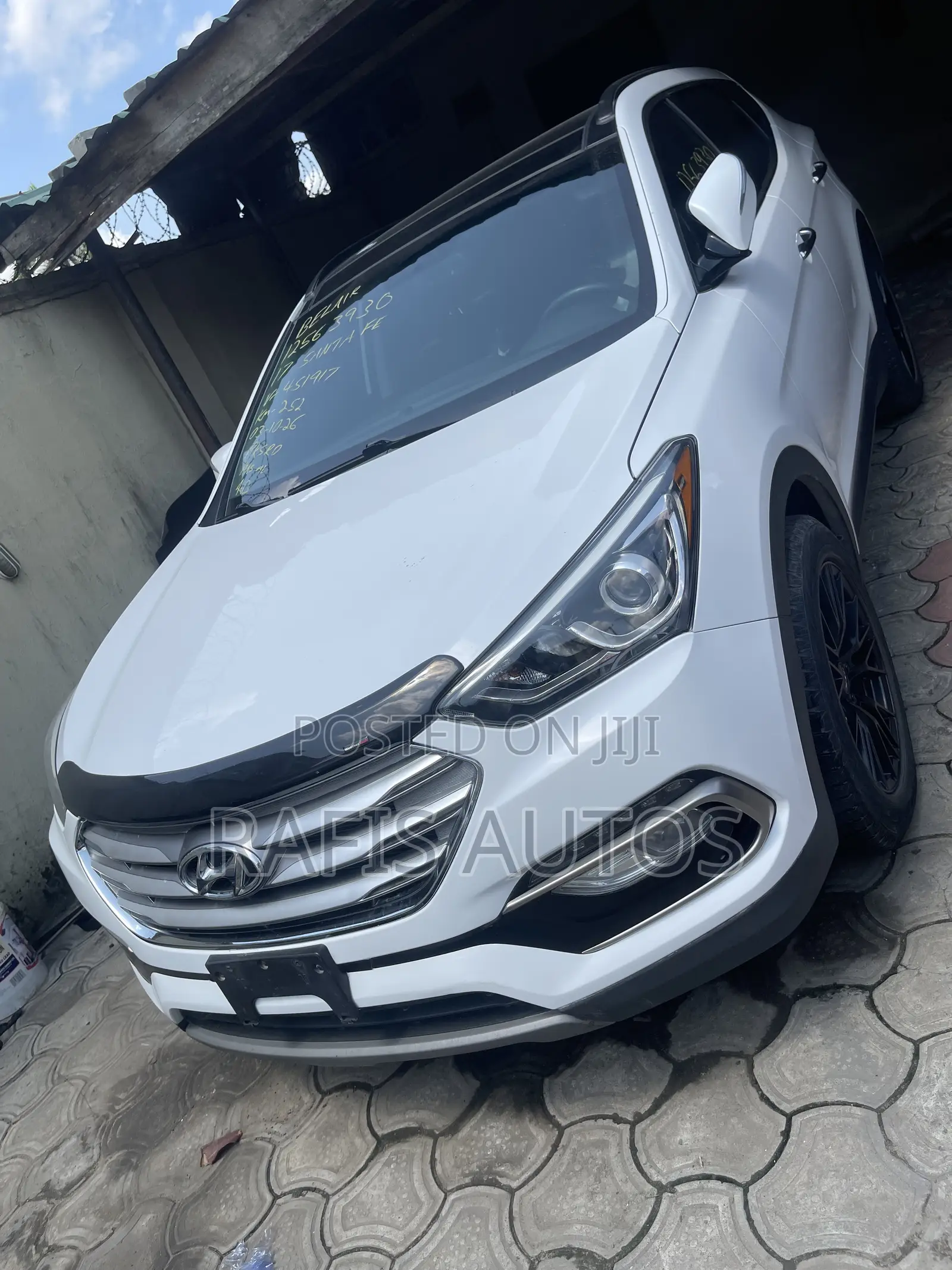 Hyundai Santa Fe SE AWD 2017 White