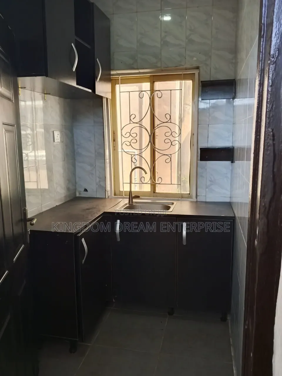 Mini Flat in Still Waters Garden for rent