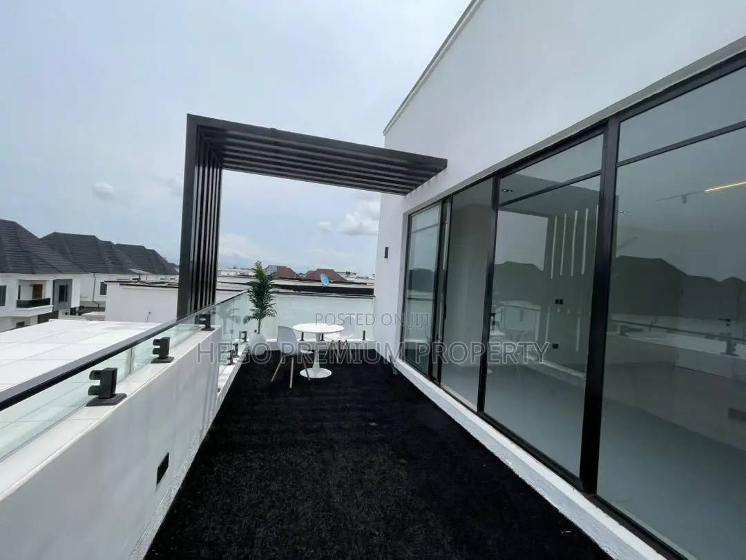 5bdrm Duplex in Lekki for sale