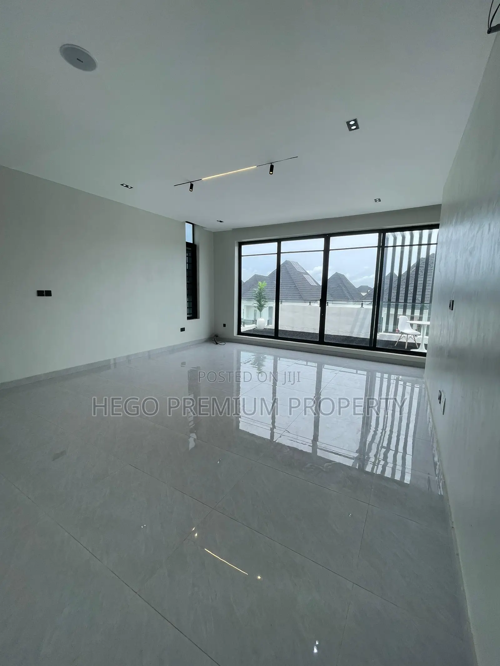 5bdrm Duplex in Lekki for sale