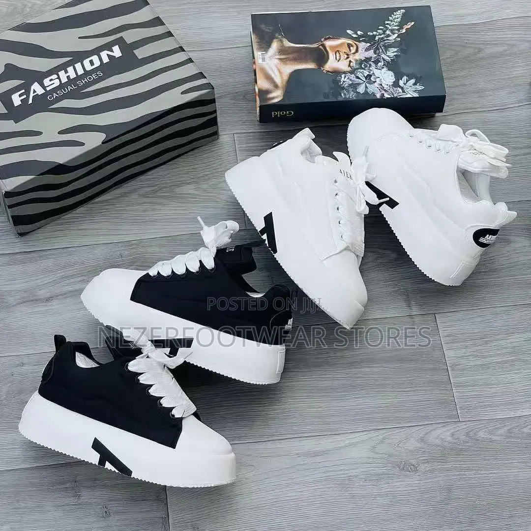 Best Quality Ajekke Chunky Sneakers.