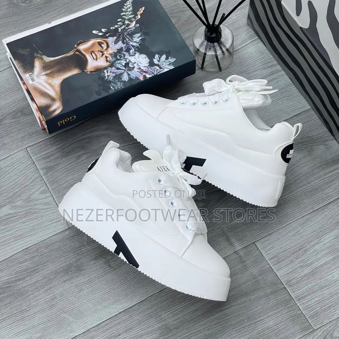 Best Quality Ajekke Chunky Sneakers.