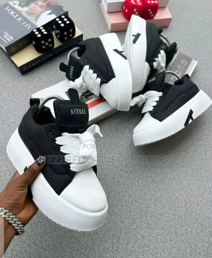 Best Quality Ajekke Chunky Sneakers.