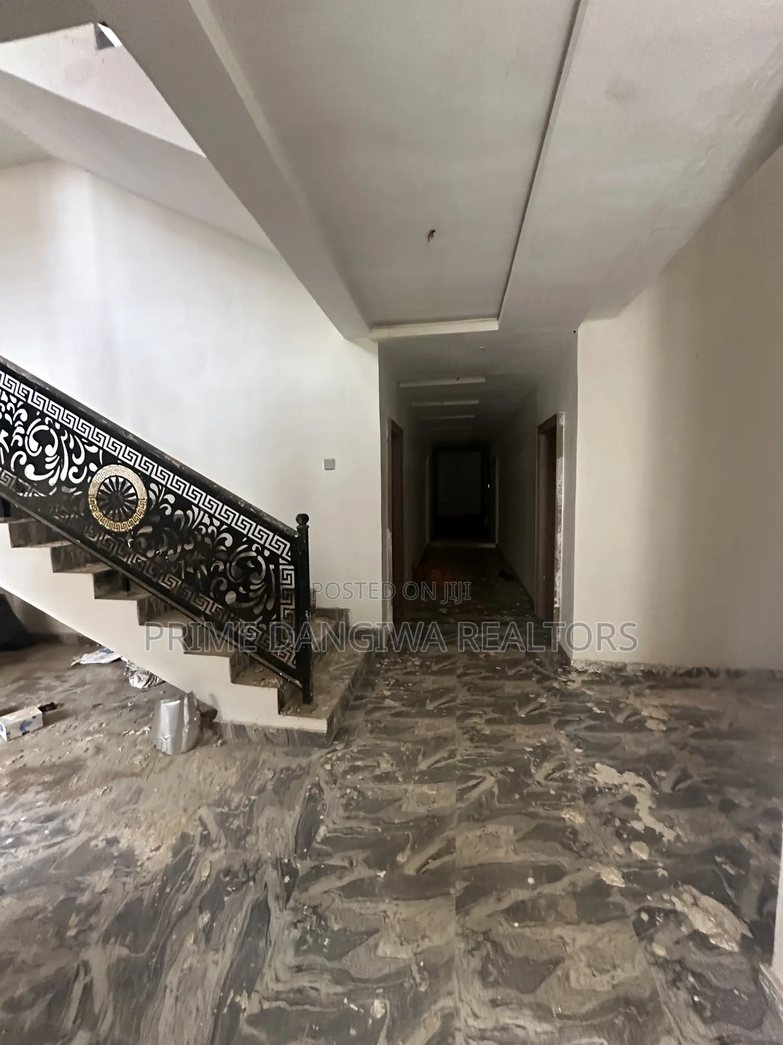 20bdrm Apartment in Guzape for sale