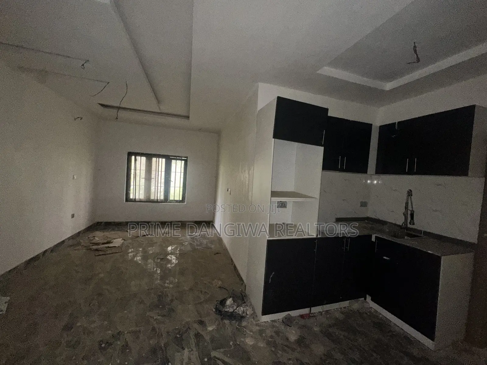 20bdrm Apartment in Guzape for sale