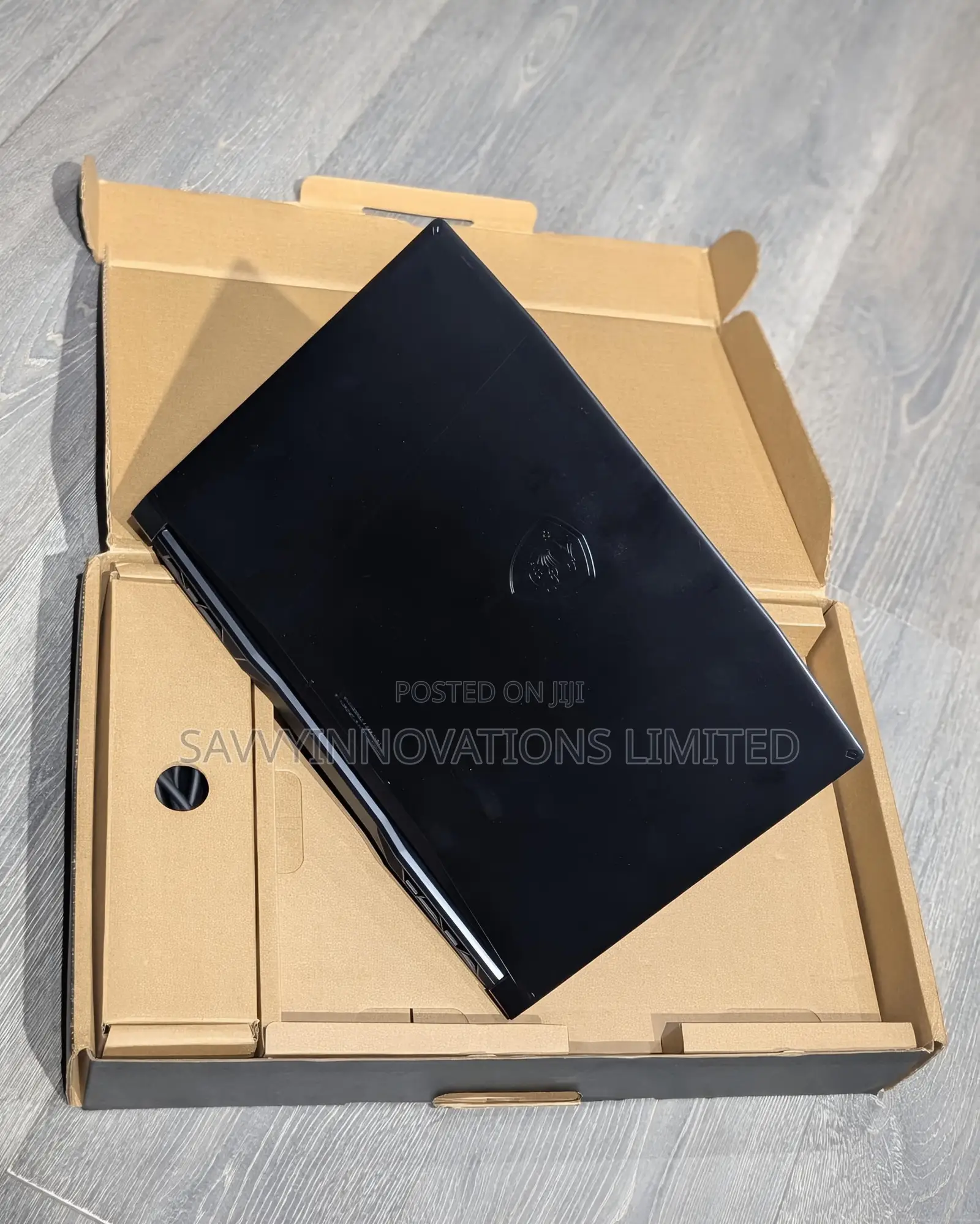 Laptop MSI Katana 15 16GB AMD Ryzen 7 SSD 1T