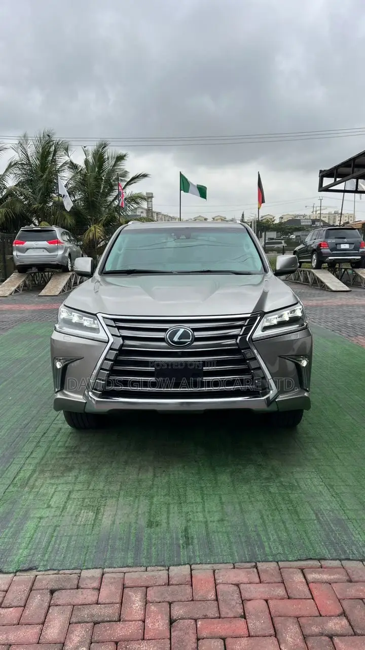 Lexus LX 570 AWD 2017 Silver