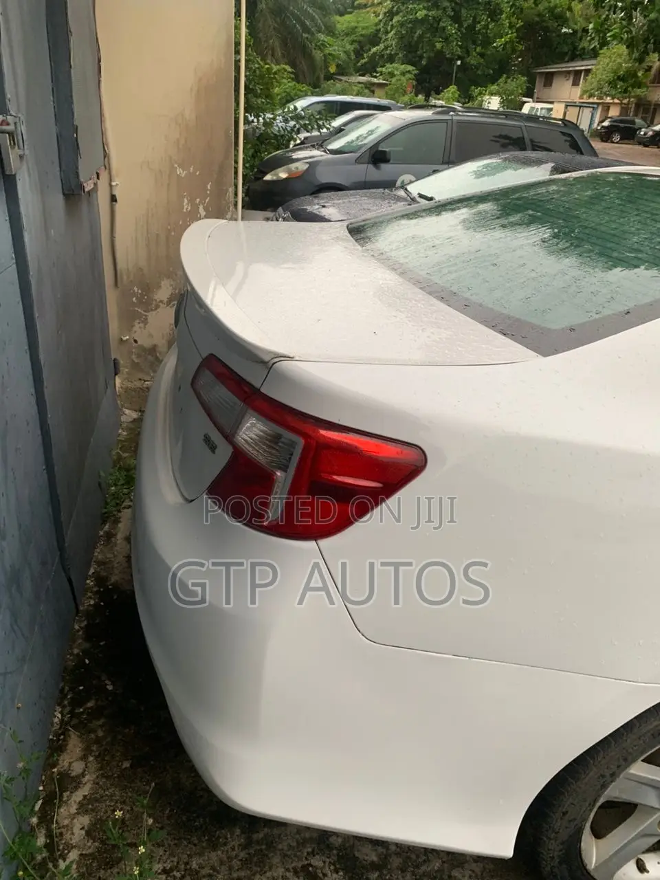 Toyota Camry SE 4dr Sedan (2.5L 4cyl 6A) 2013 White