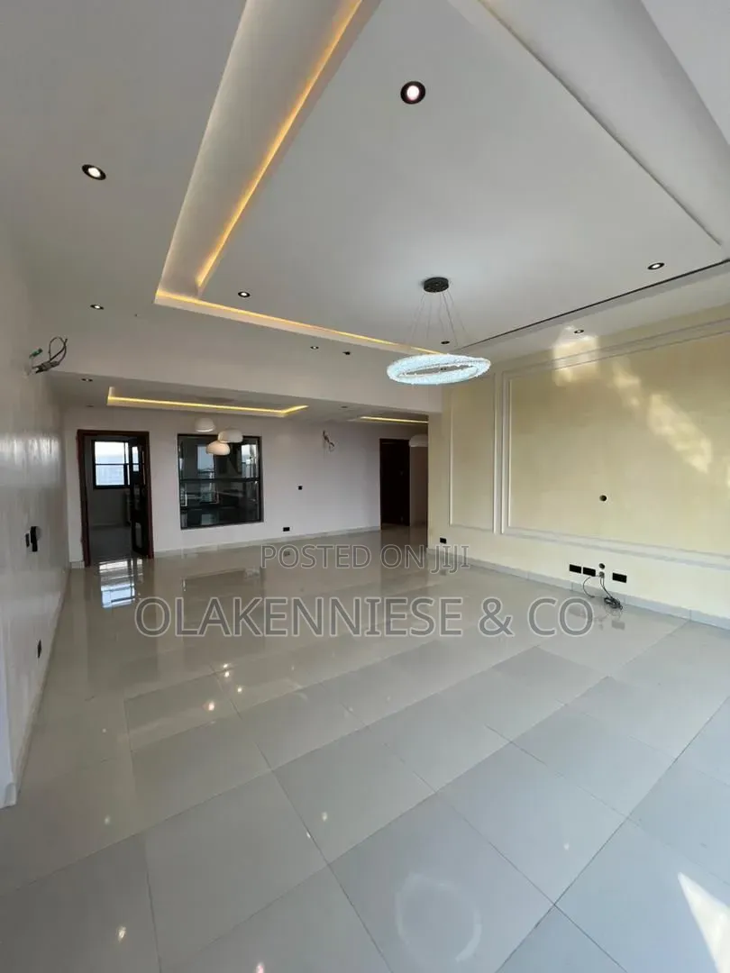 2bdrm Block of Flats in Lekki Ph1 for sale