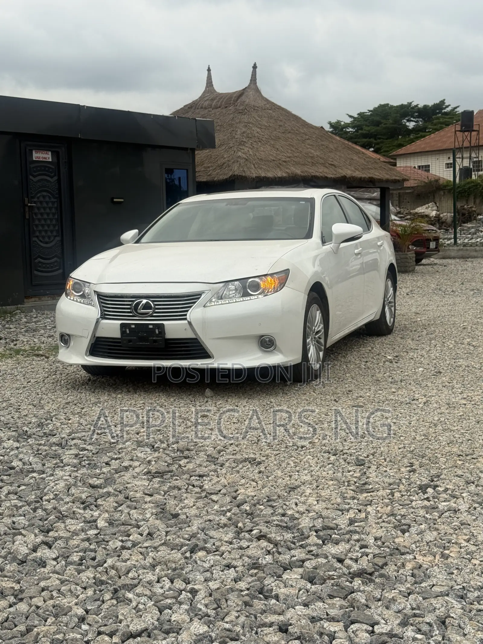 Lexus ES 350 FWD 2013 White