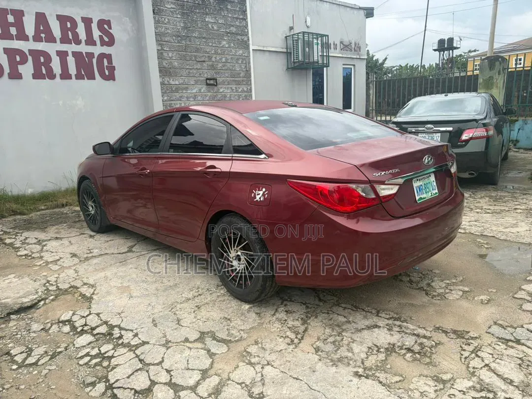 Hyundai Sonata 2012 Red
