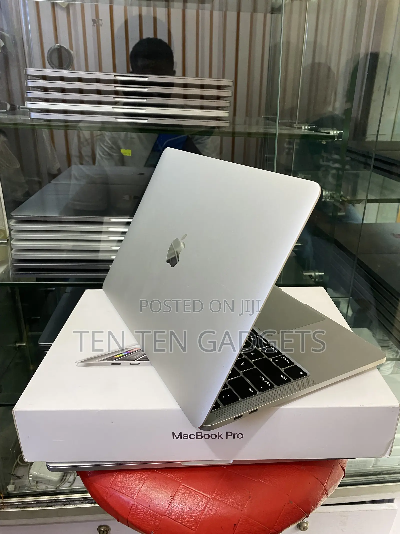 Laptop Apple MacBook Pro 2020 16GB Intel Core i5 SSD 512GB