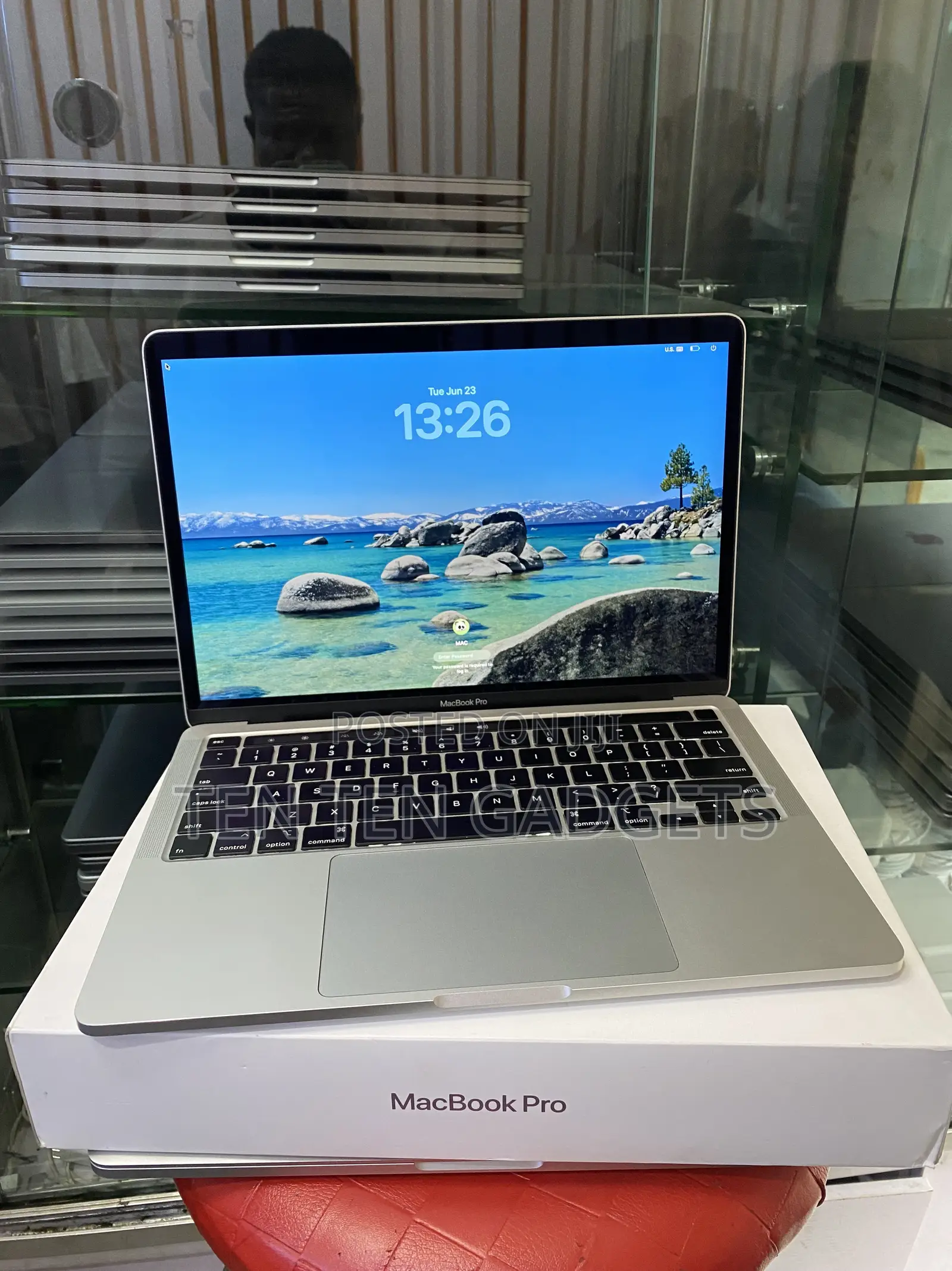 Laptop Apple MacBook Pro 2020 16GB Intel Core i5 SSD 512GB