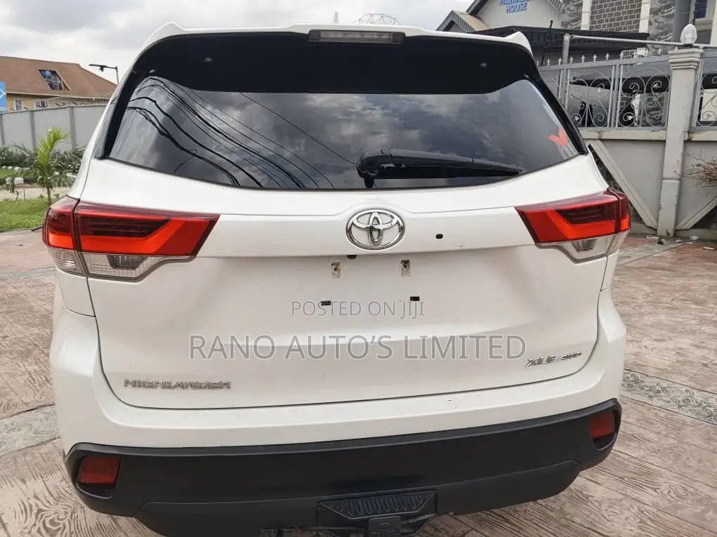 Toyota Highlander XLE 2019 White