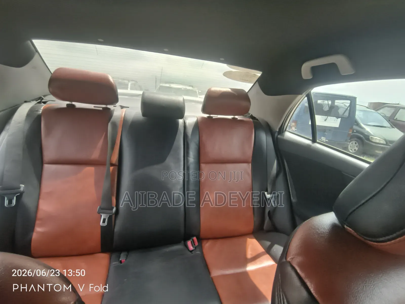 Toyota Corolla L 4dr Sedan (1.8L 4cyl 5M) 2012 Silver