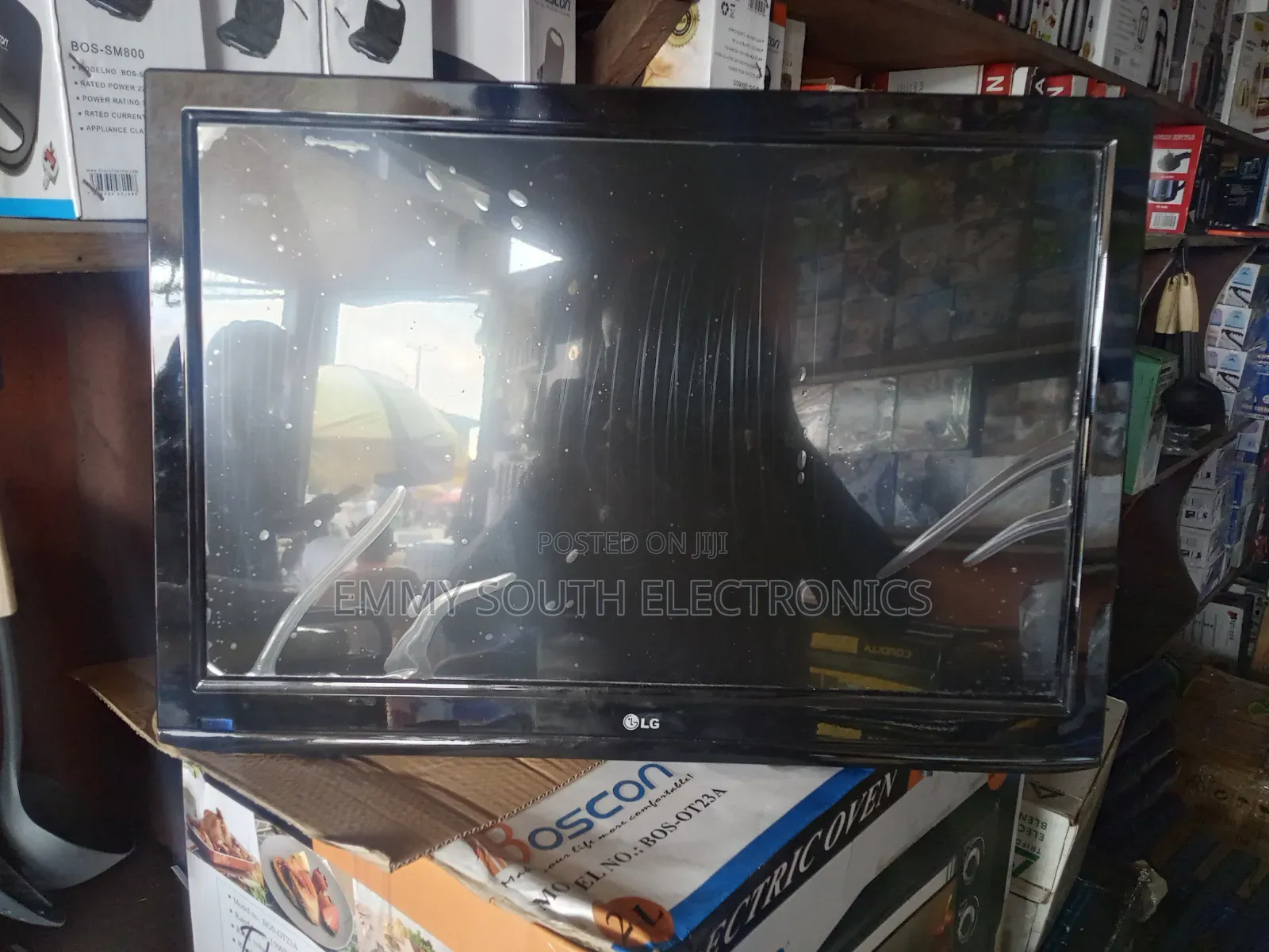 Lg Led 28" Color T v Down Speaker