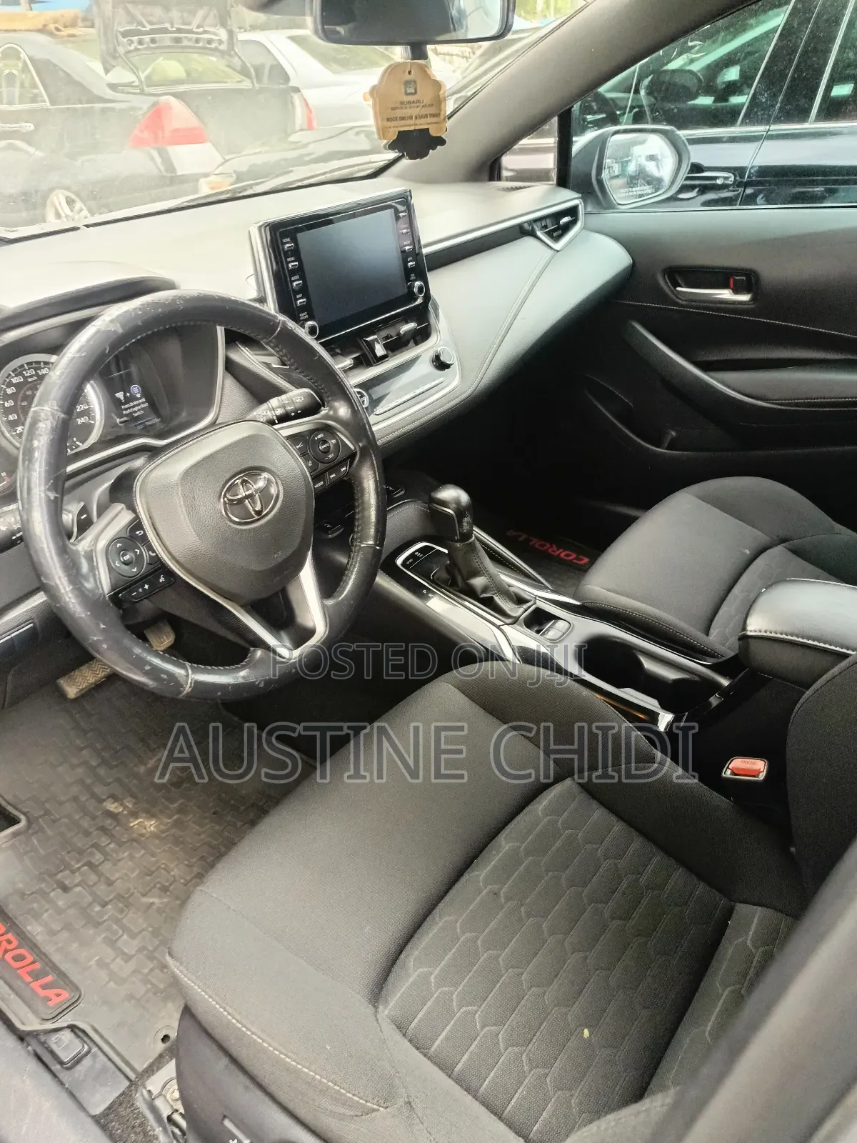 Toyota Corolla SE (1.8L 4cyl 6M) 2019 Silver