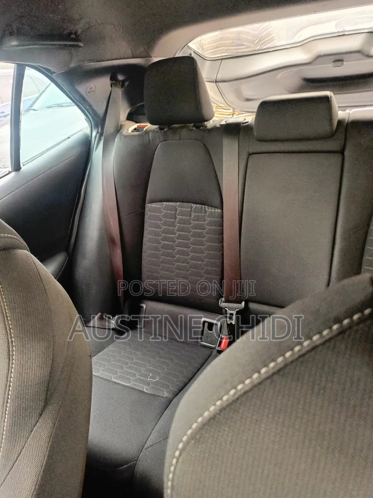 Toyota Corolla SE (1.8L 4cyl 6M) 2019 Silver