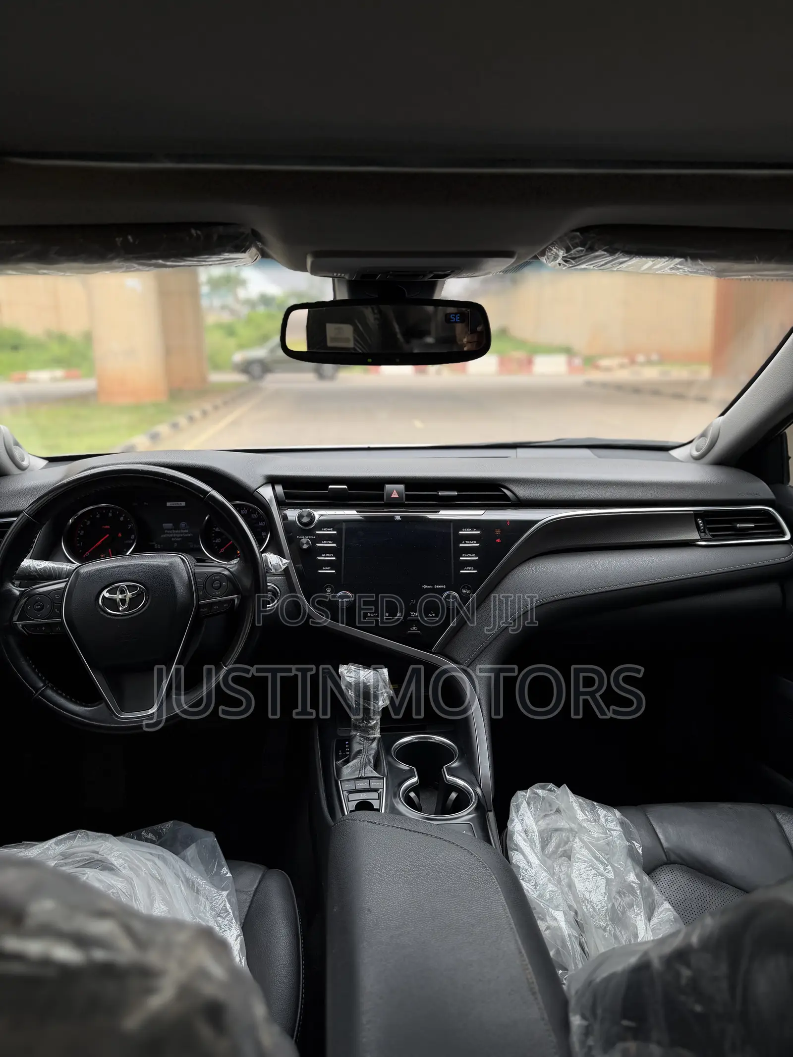 Toyota Camry XSE V6 (3.5L V6 8A) 2019 White