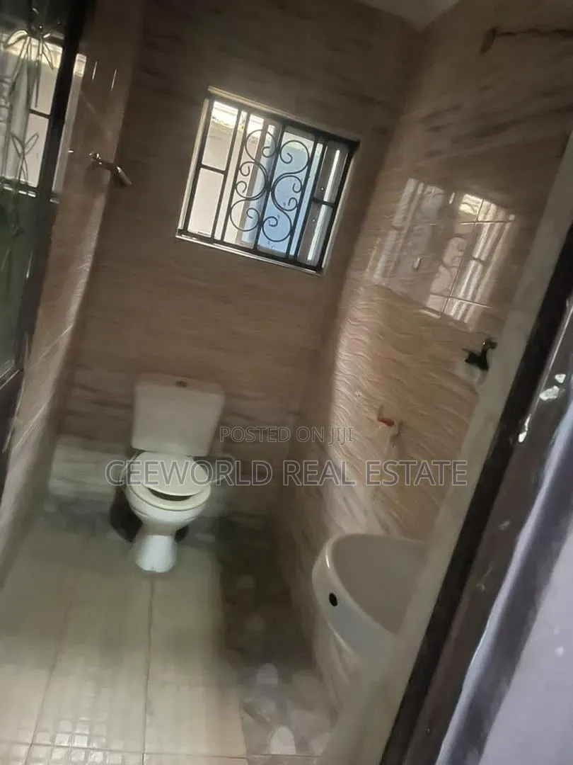 4bdrm Bungalow in Oke'Bukun Elebu, Akala Express for rent
