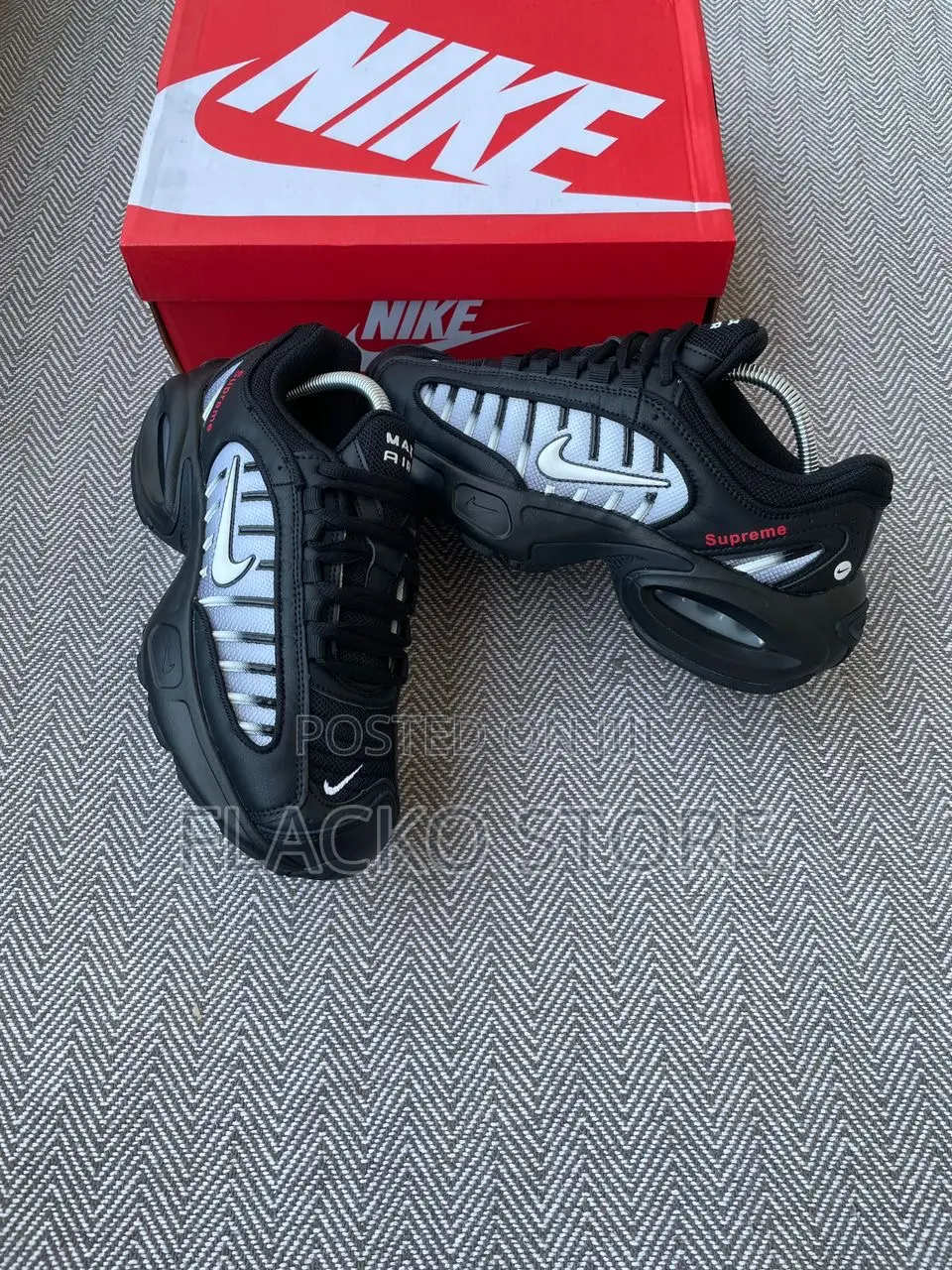 Original Supreme X Nike Air Max Tailwind Sneakers