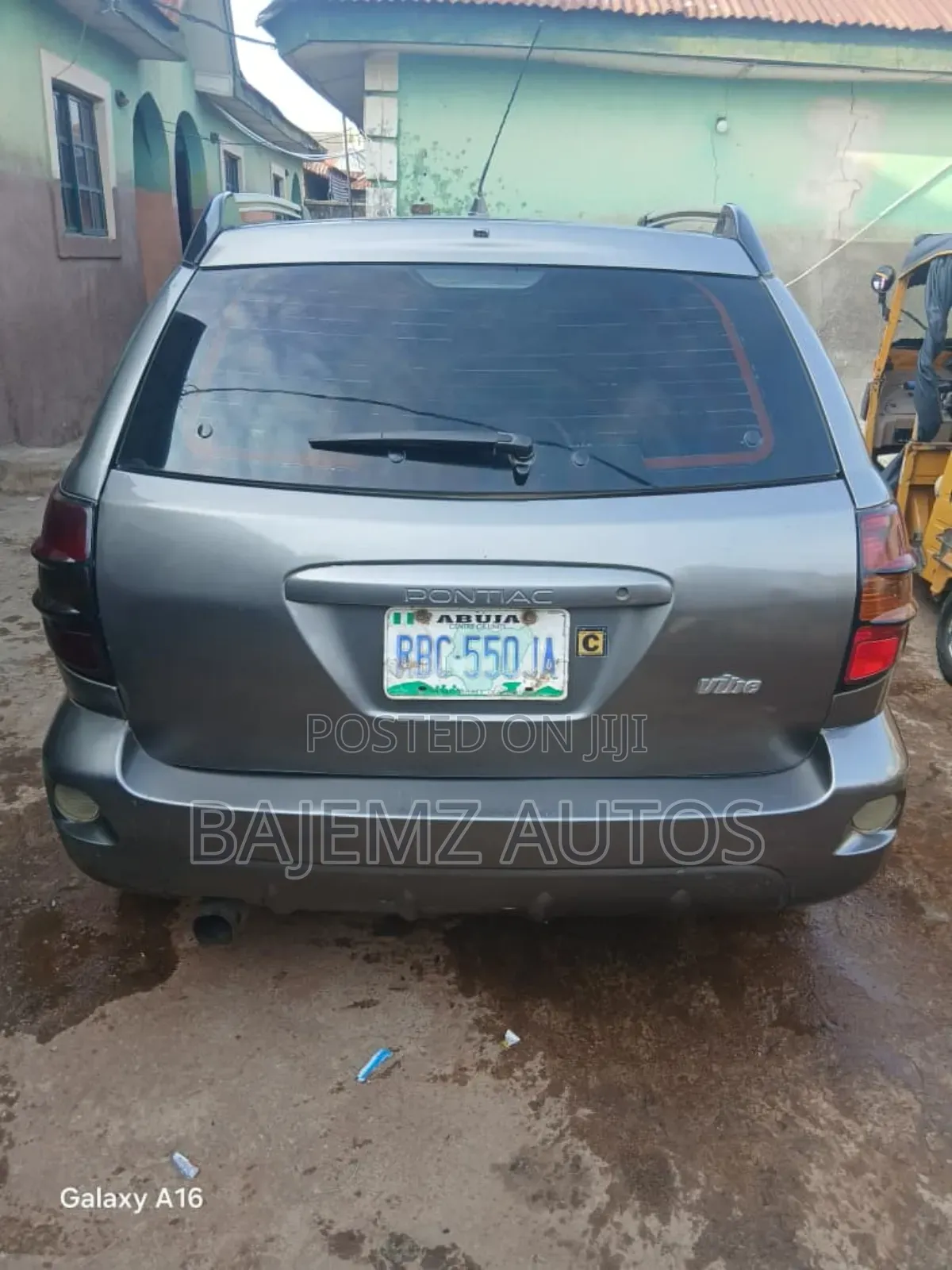 Pontiac Vibe 2006 Gray