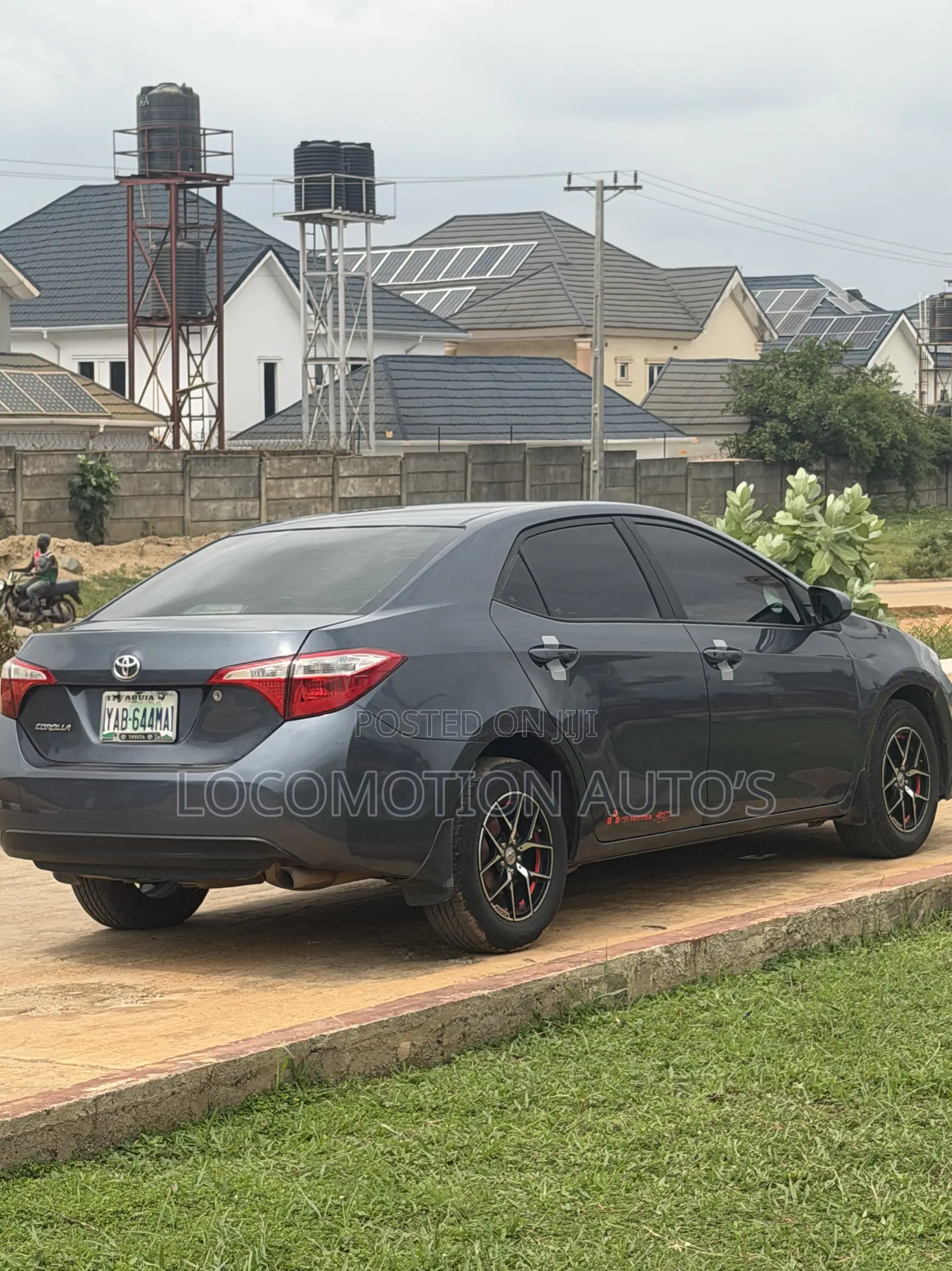 Toyota Corolla LE 4dr Sedan (1.8L 4cyl CVT) 2015 Gray