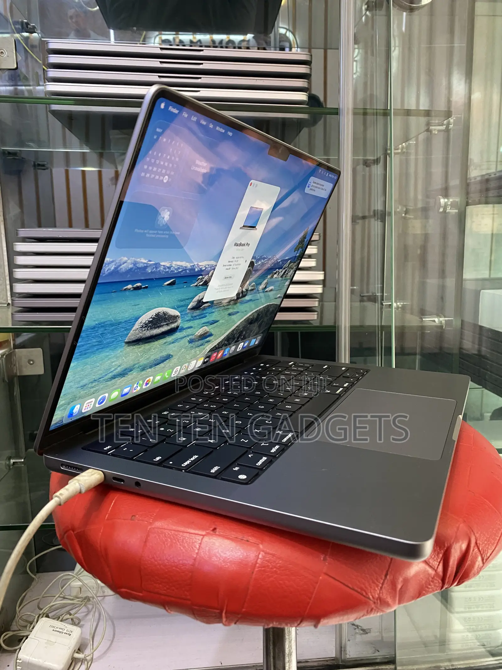 Laptop Apple MacBook Pro 2021 M1 16GB Apple M1 Pro SSD 1T