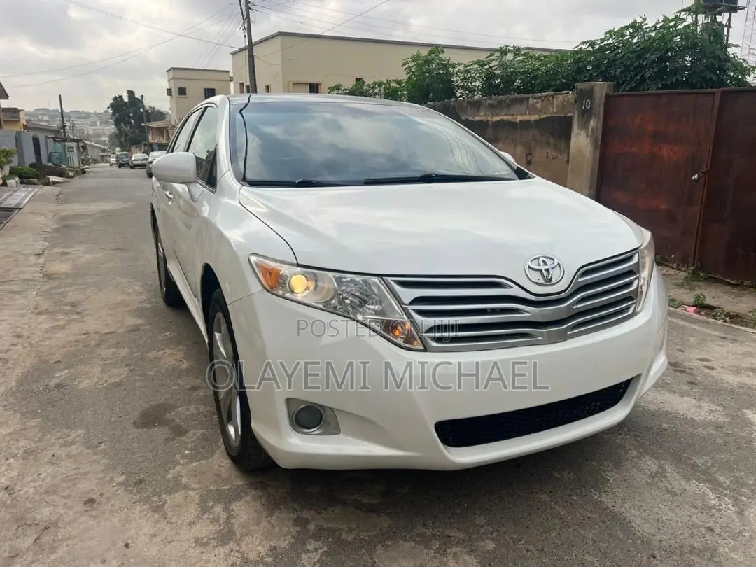 Toyota Venza V6 AWD 2010 White