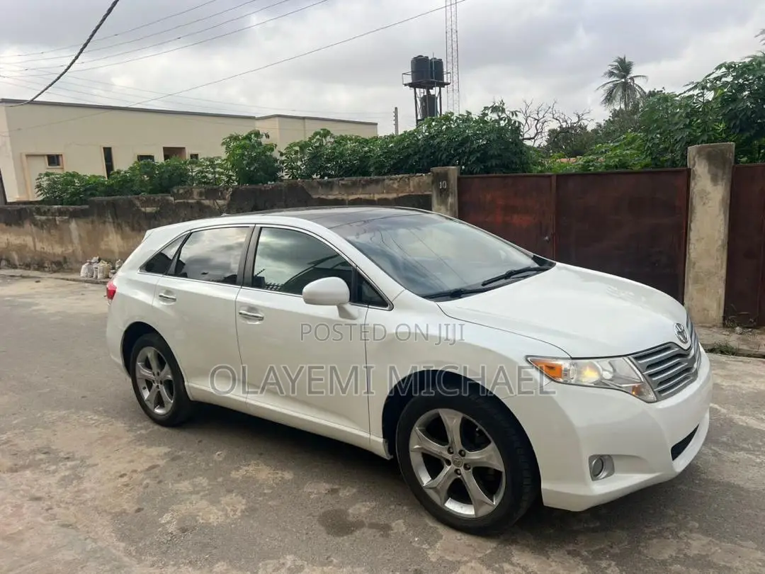 Toyota Venza V6 AWD 2010 White