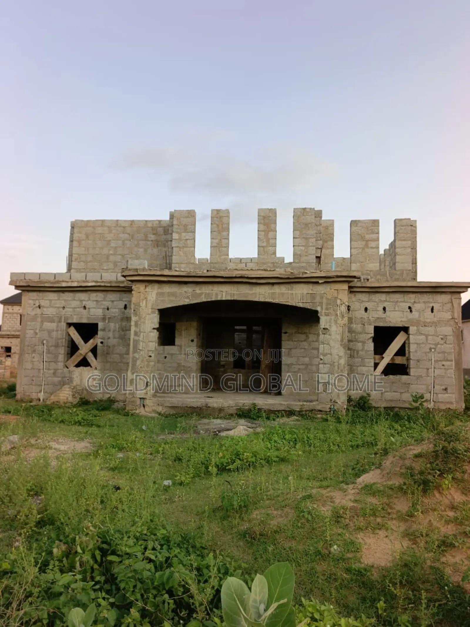 5bdrm Penthouse in Seman Estate Phase 1, Sabon Lugbe for sale