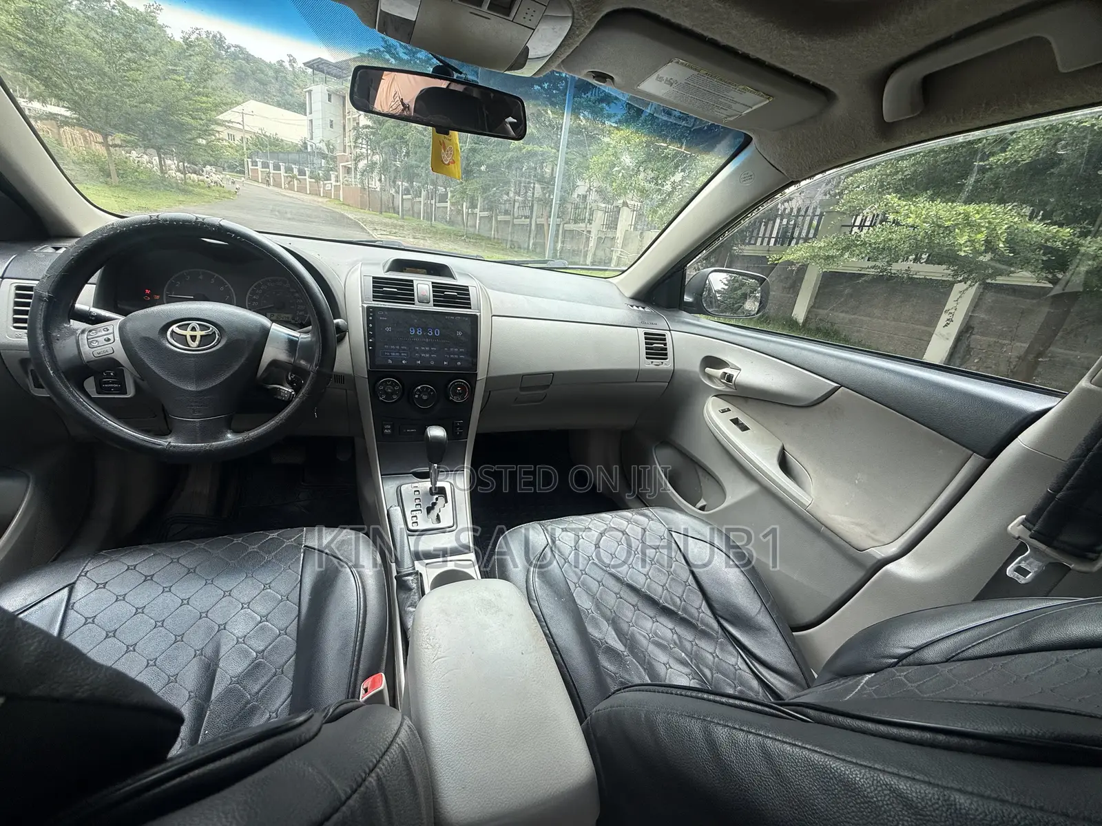 Toyota Corolla LE 4dr Sedan (1.8L 4cyl 4A) 2013 Gray