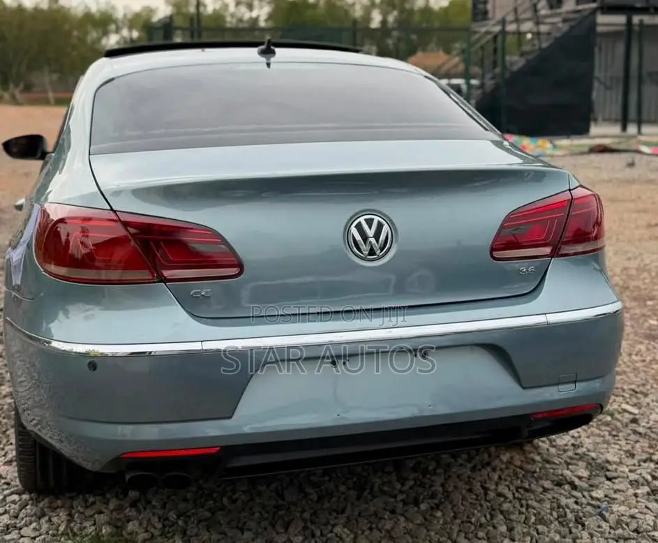 Volkswagen Passat 2012 Blue