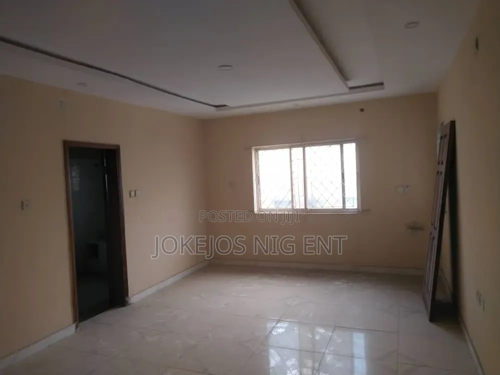4bdrm Duplex in Sangotedo for sale