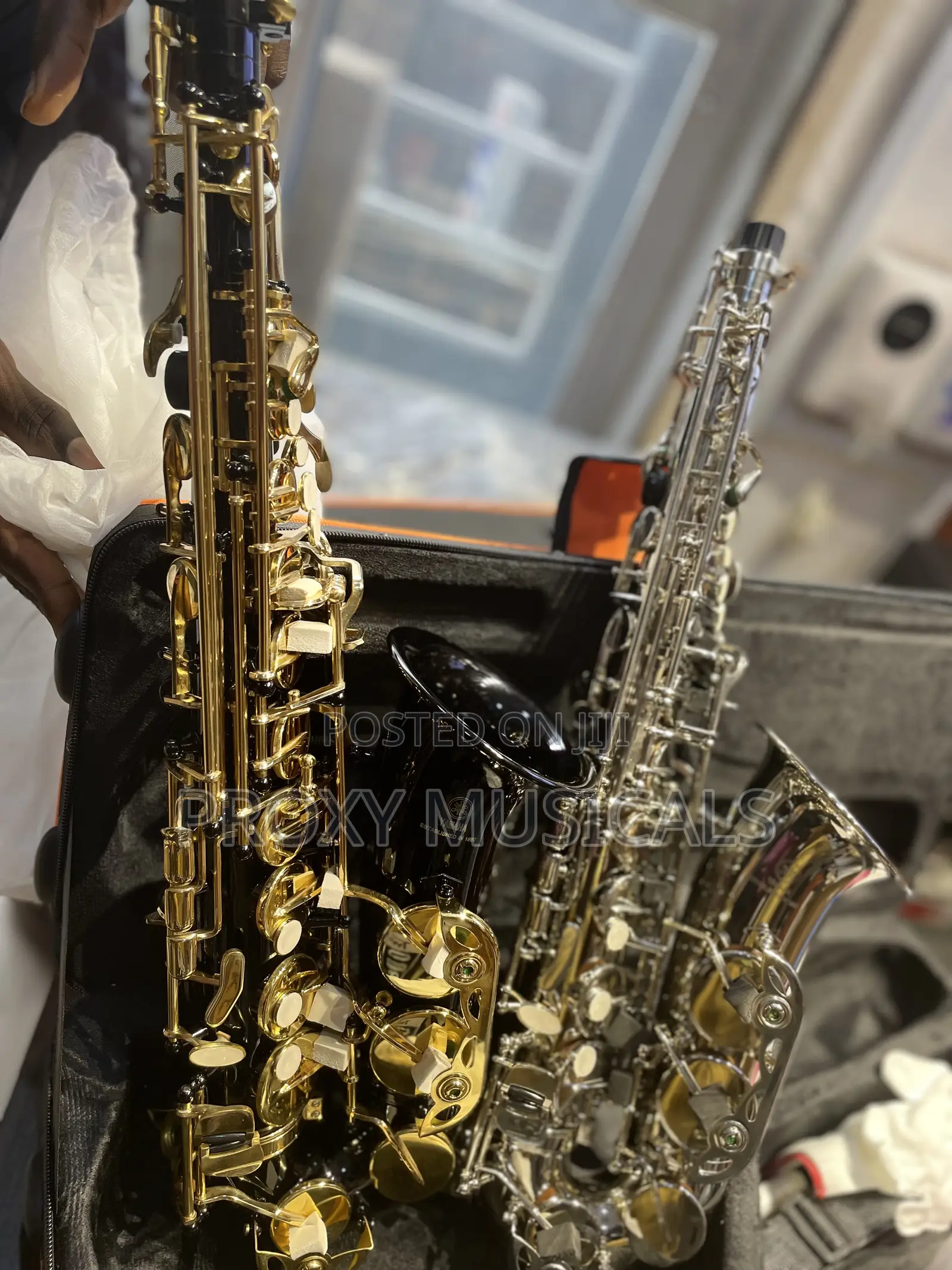 Professional Yamaha Gold Black Alto Saxophone
