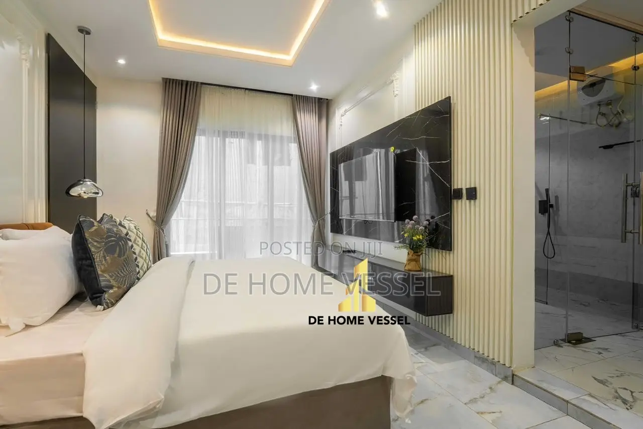 Furnished 2bdrm Penthouse in Lekki Phase 1 for sale