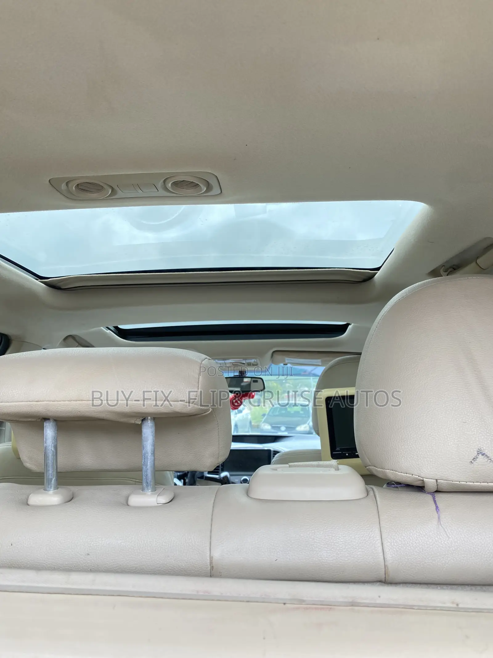 Toyota Venza XLE 2010 Gold