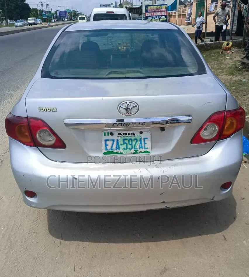 Toyota Corolla 2010 Silver