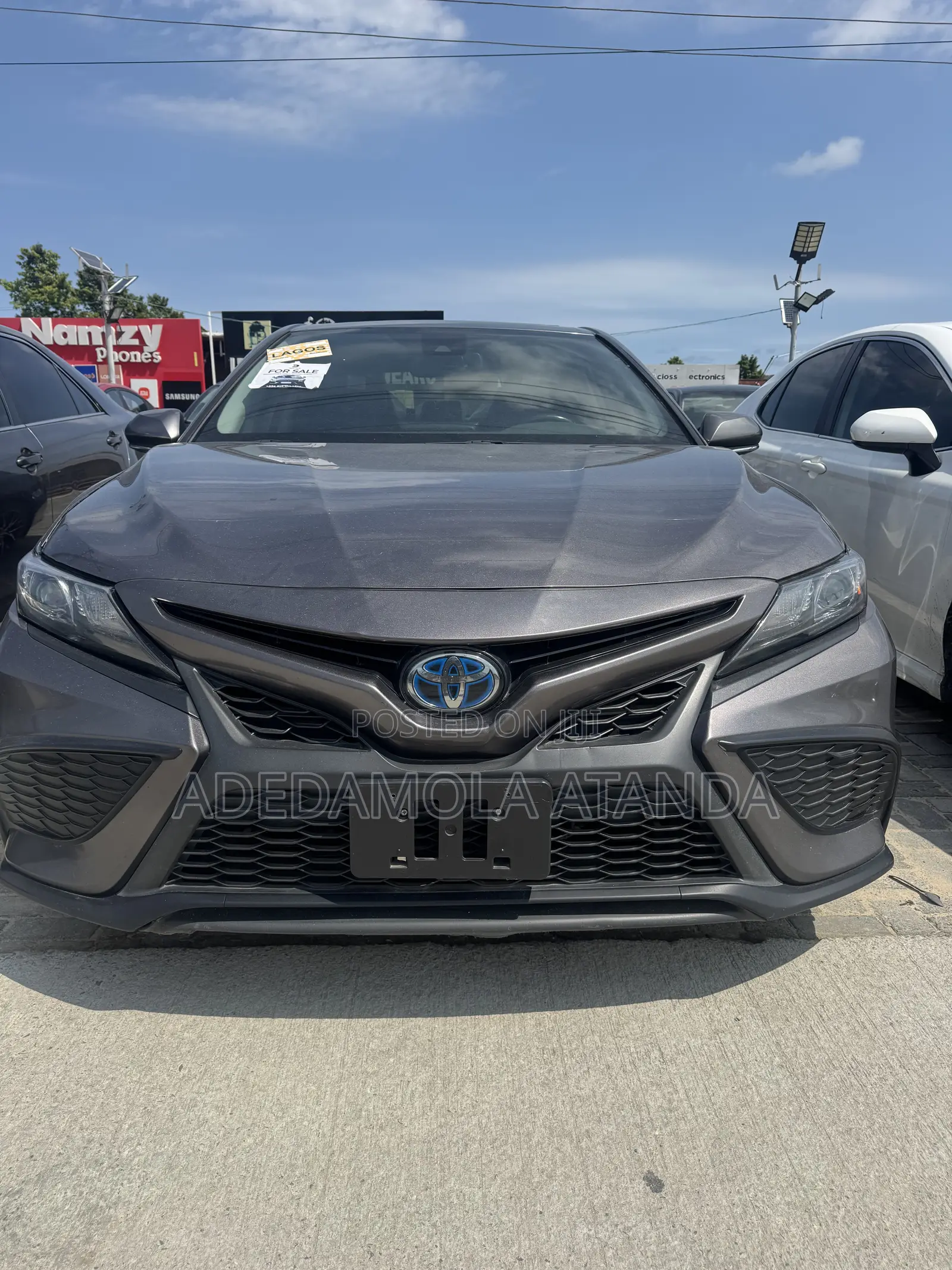 Toyota Camry SE 2023 Gray