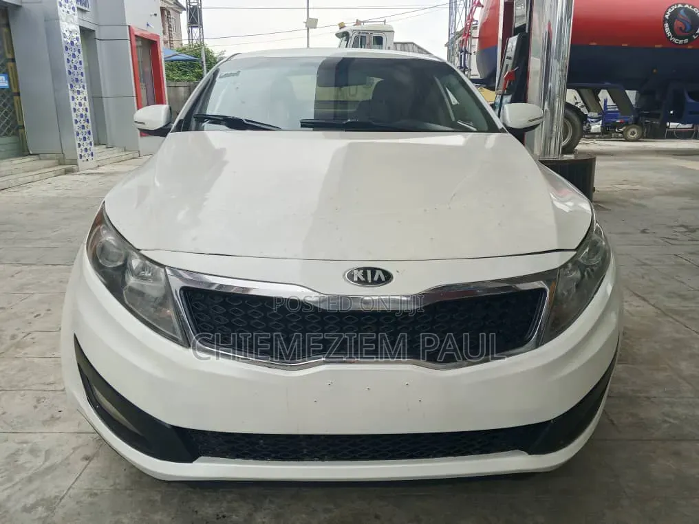 Kia K5 2011 White