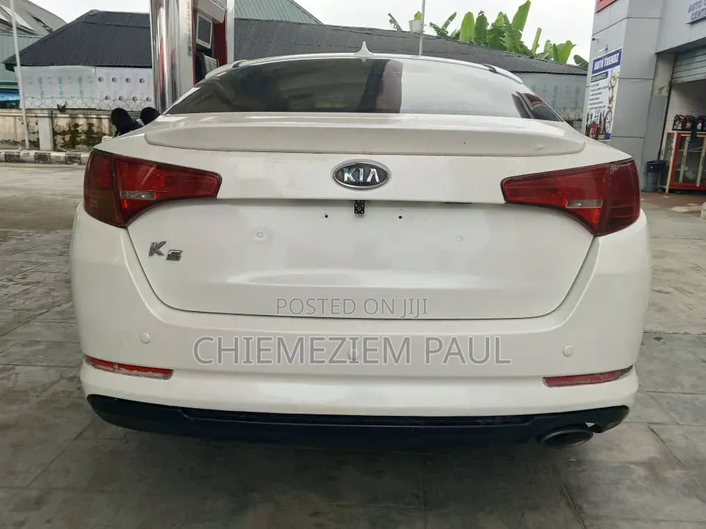 Kia K5 2011 White