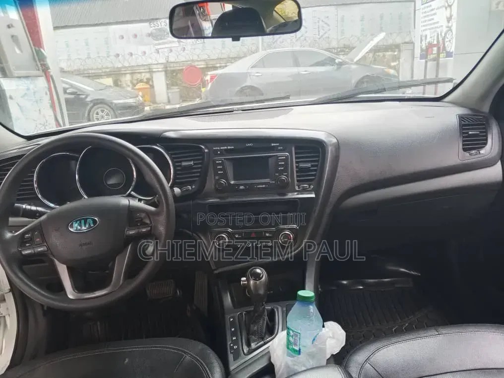 Kia K5 2011 White