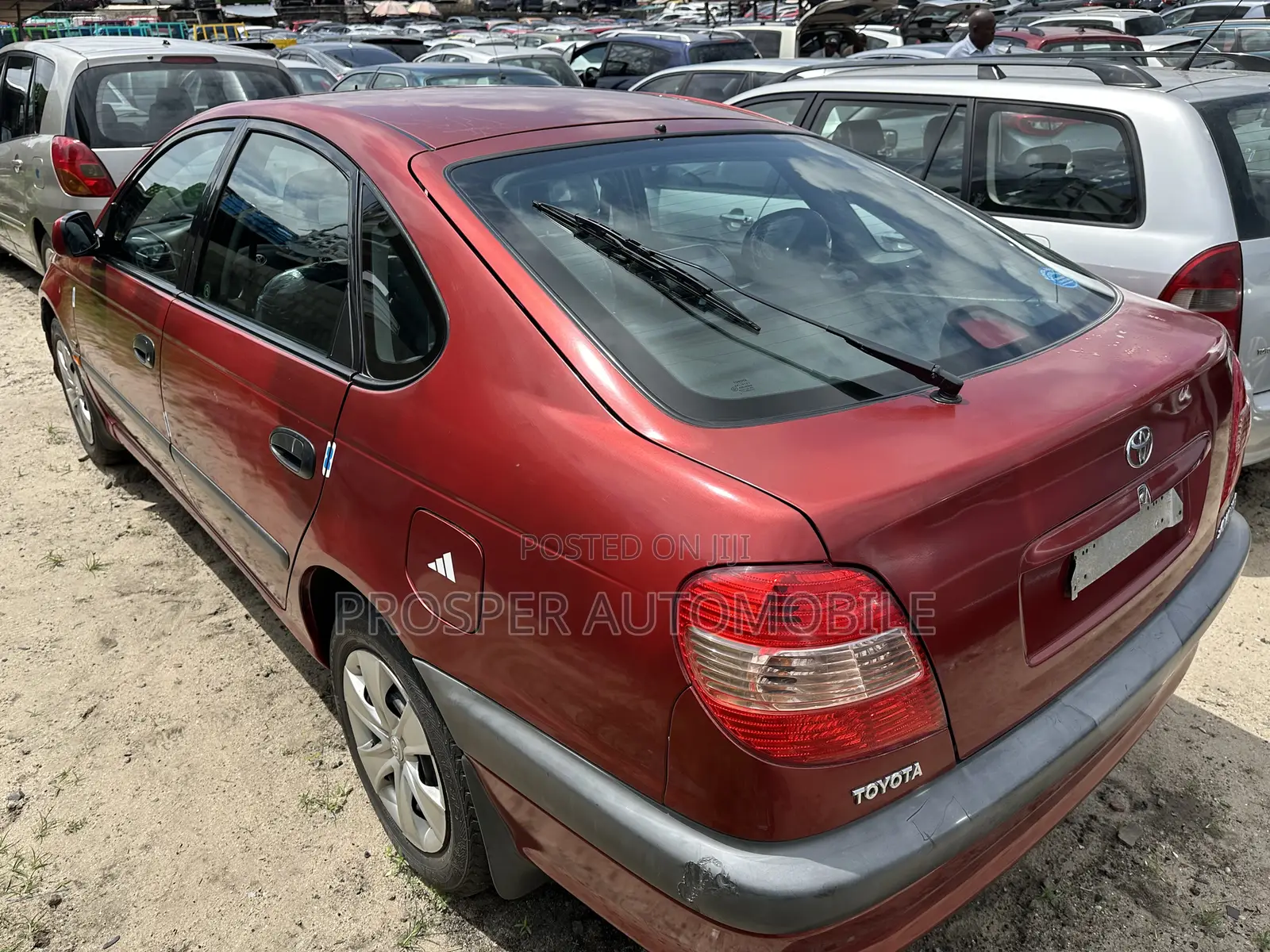 Toyota Avensis 1.6 VVT-i 2003 Red