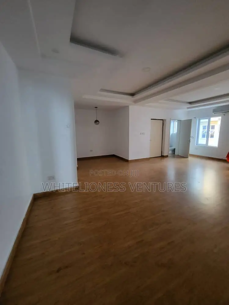 3bdrm Block of Flats in Oral Estate, Chevron for sale