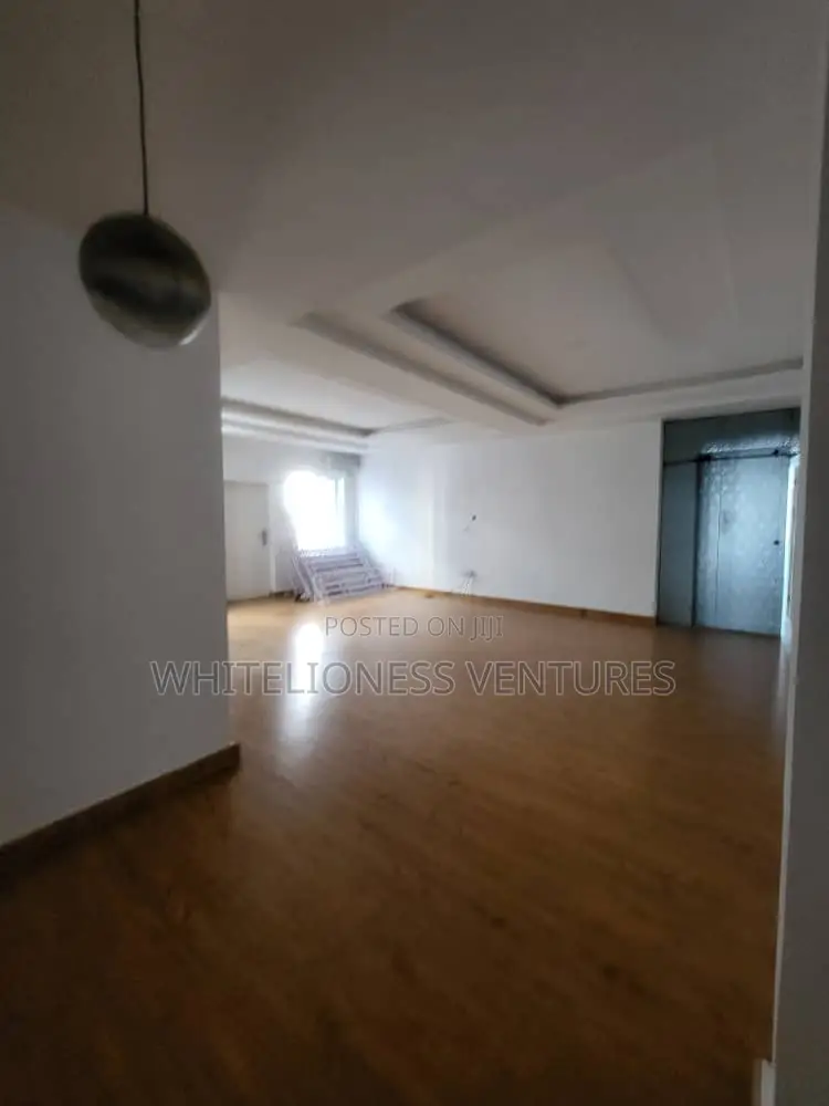 3bdrm Block of Flats in Oral Estate, Chevron for sale